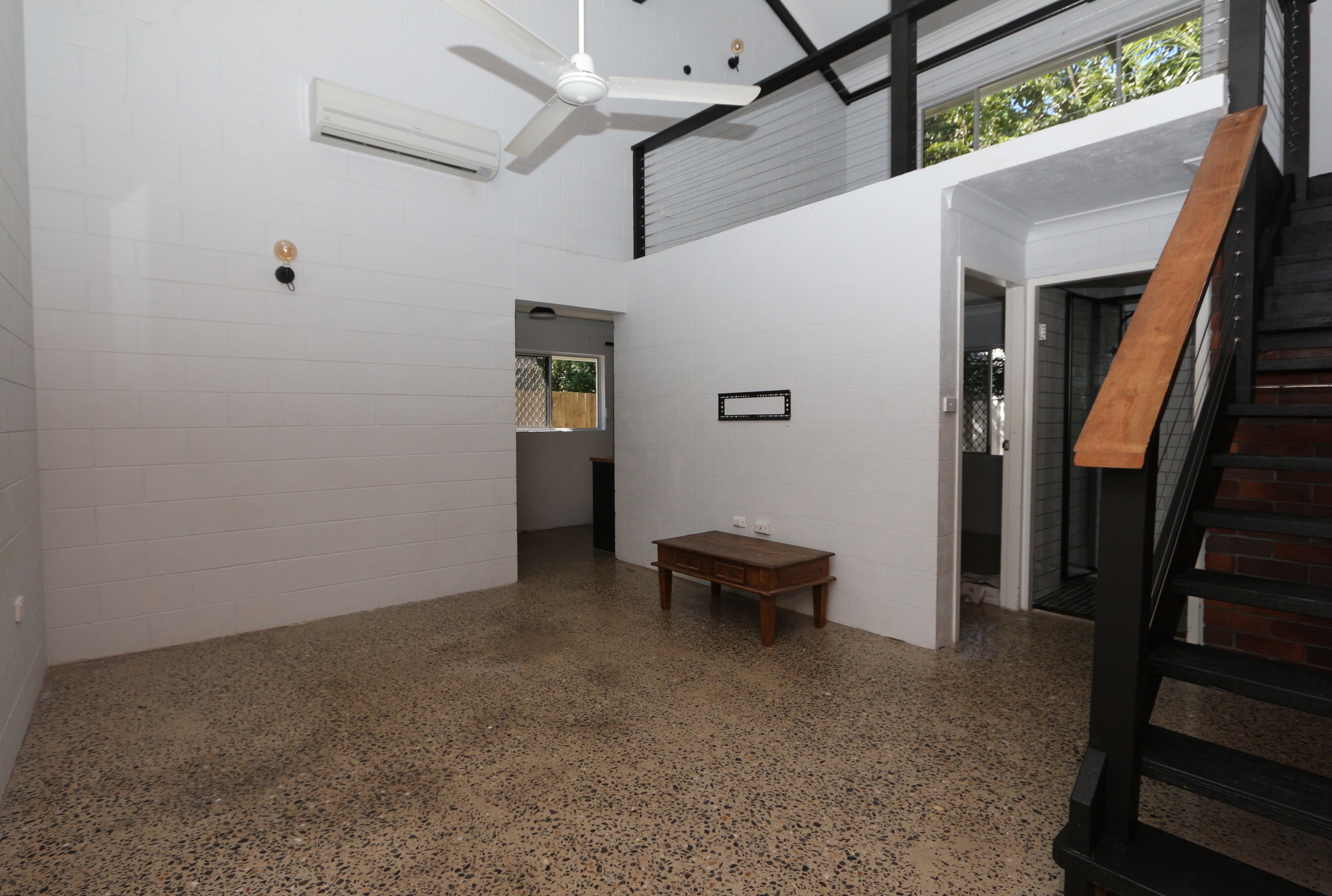 Townhouse In Sought After Edge Hill